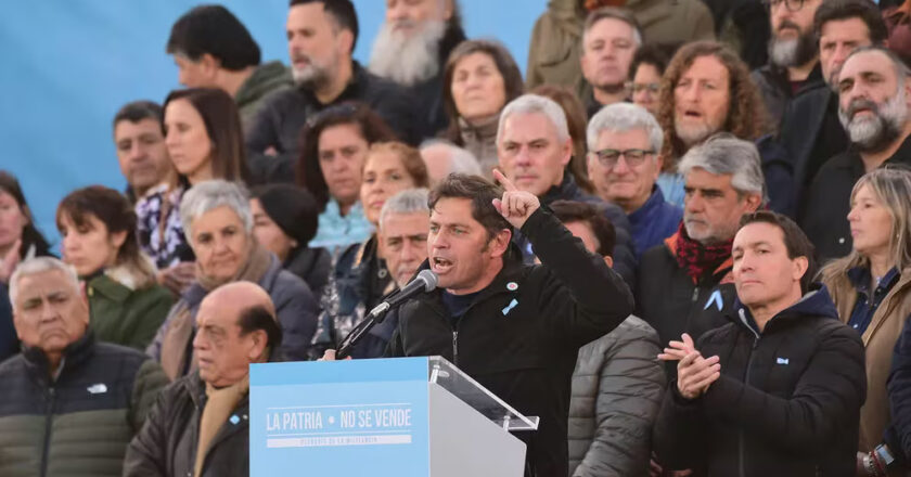 Demostración de fuerza de Kicillof: pidió marchar cuando se trate la Ley Bases en el Senado e ironizó sobre el Pacto de Mayo