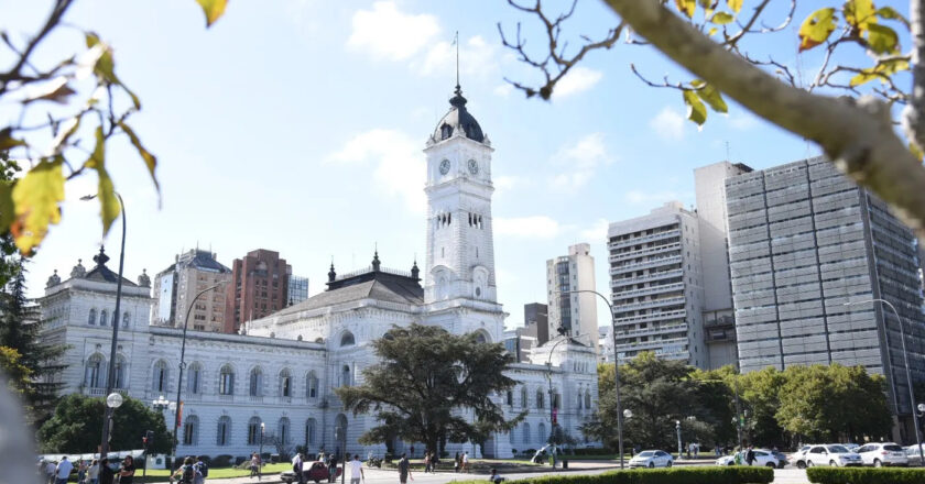 Los trabajadores de la Municipalidad de La Plata recibirán un aumento del 6,5%