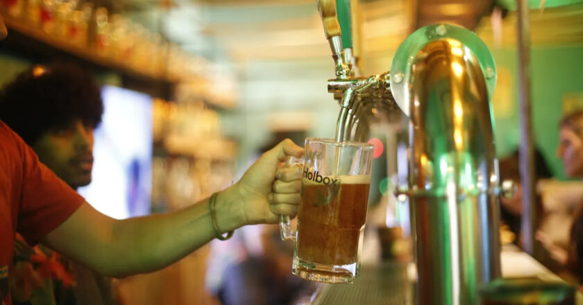 Cierra Holbox Beach Bar, la cervecería de Nacho Fernández en La Plata