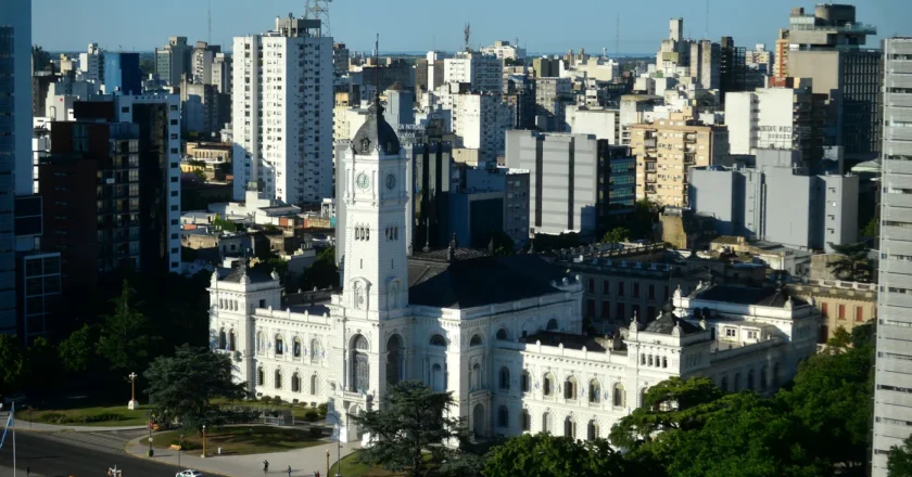 La Policía Federal Argentina allanó oficinas de la Municipalidad de La Plata