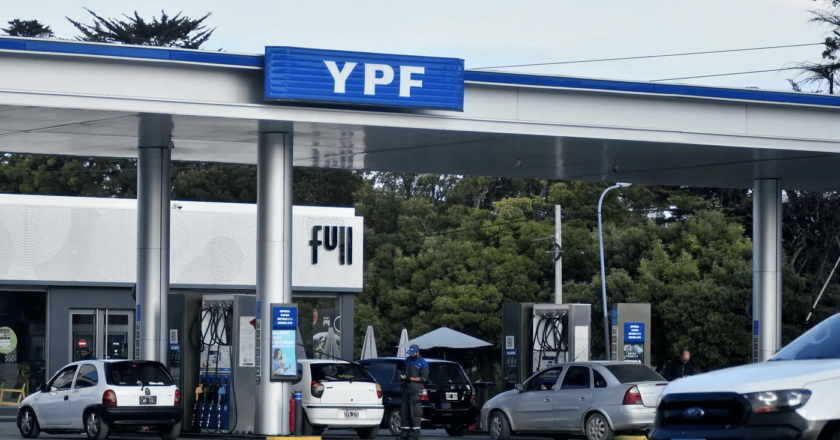 Aumento de combustibles: YPF subió los precios un 2,75% y se espera que la sigan Shell, Axion, Puma y más