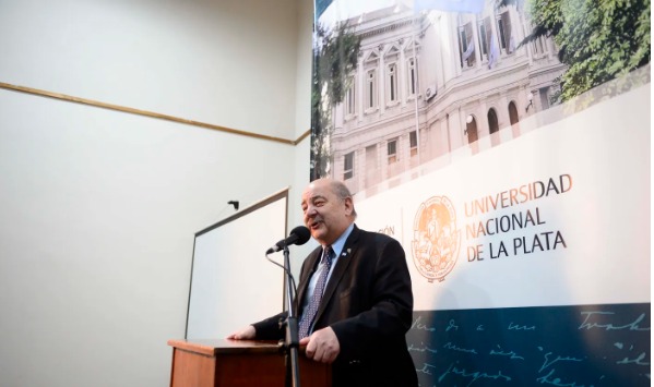 Arrancó el año del recambio político en la UNLP y Fernando Tauber presentó su candidatura a Presidente