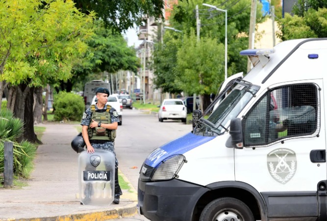 Rescataron en Melchor Romero a una mujer y sus hijos que fueron secuestrados por un narcotraficante