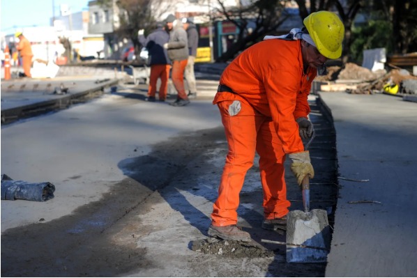 La Municipalidad anunció cortes y desvíos en La Plata por obras de asfaltado, bacheo y mejoras hidráulicas