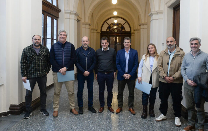 La Plata: partidos políticos sellan pacto para una campaña electoral sin contaminación visual