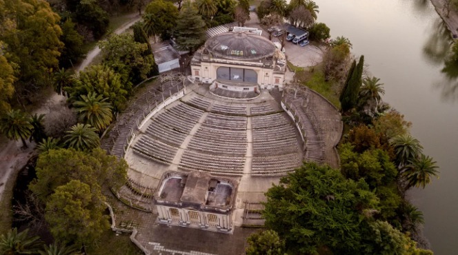 La restauración del Teatro del Lago avanza con la licitación y se presentaron diez ofertas