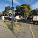 Demolieron la garita policial de la rotonda de acceso a La Plata