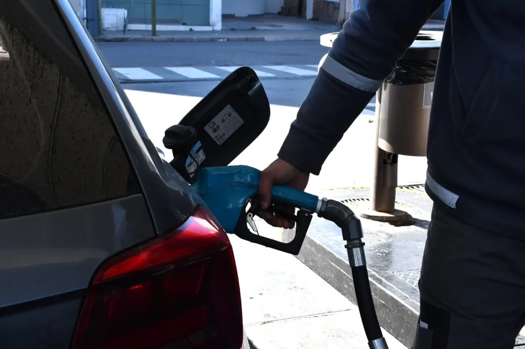 Restringen la venta de combustibles durante Navidad y Año Nuevo