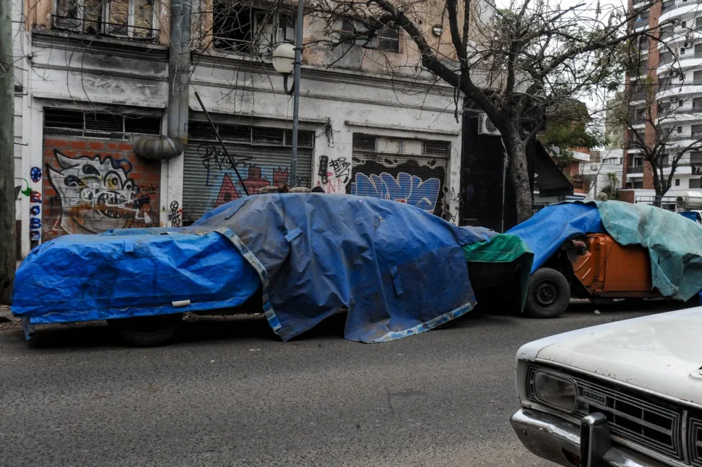 Los barrios en los que la Municipalidad de La Plata levantó más de 2.000 autos abandonados