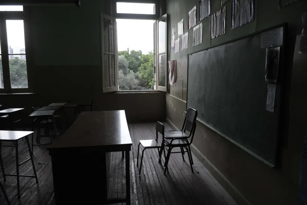 Todos los gremios se suman al paro docente y el inicio de clases en la provincia queda seriamente comprometido