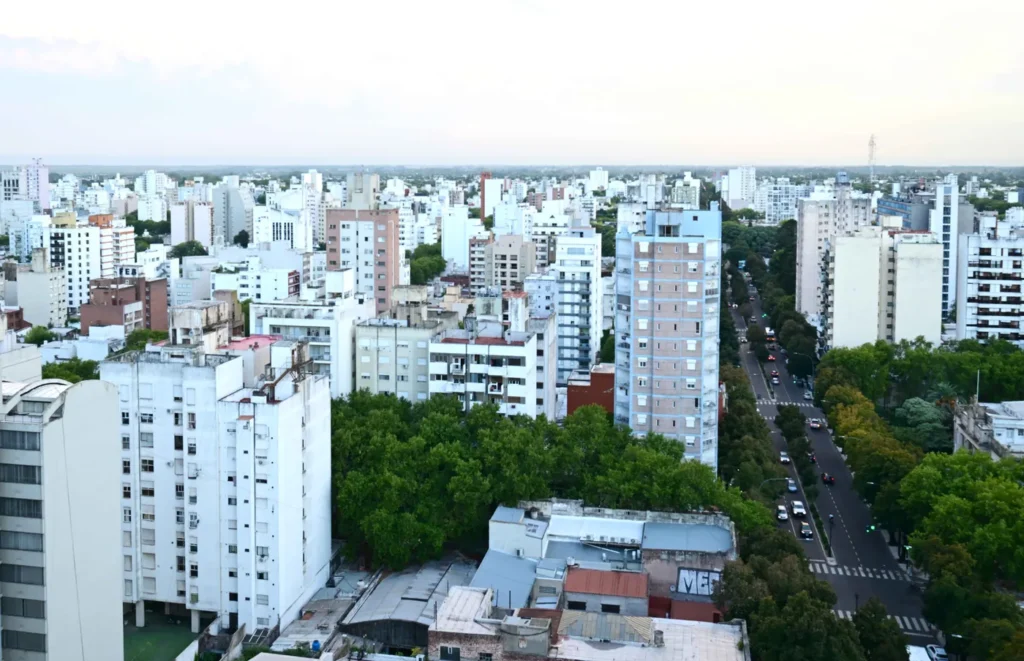 El alquiler en La Plata llegó a representar hasta el 150% de los ingresos de sectores bajos en 2025