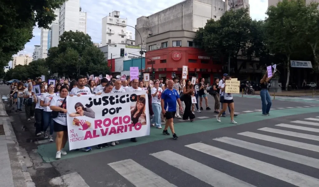 Familiares y amigos de Rocío Alvarito marchan en La Plata pidiendo justicia por su muerte