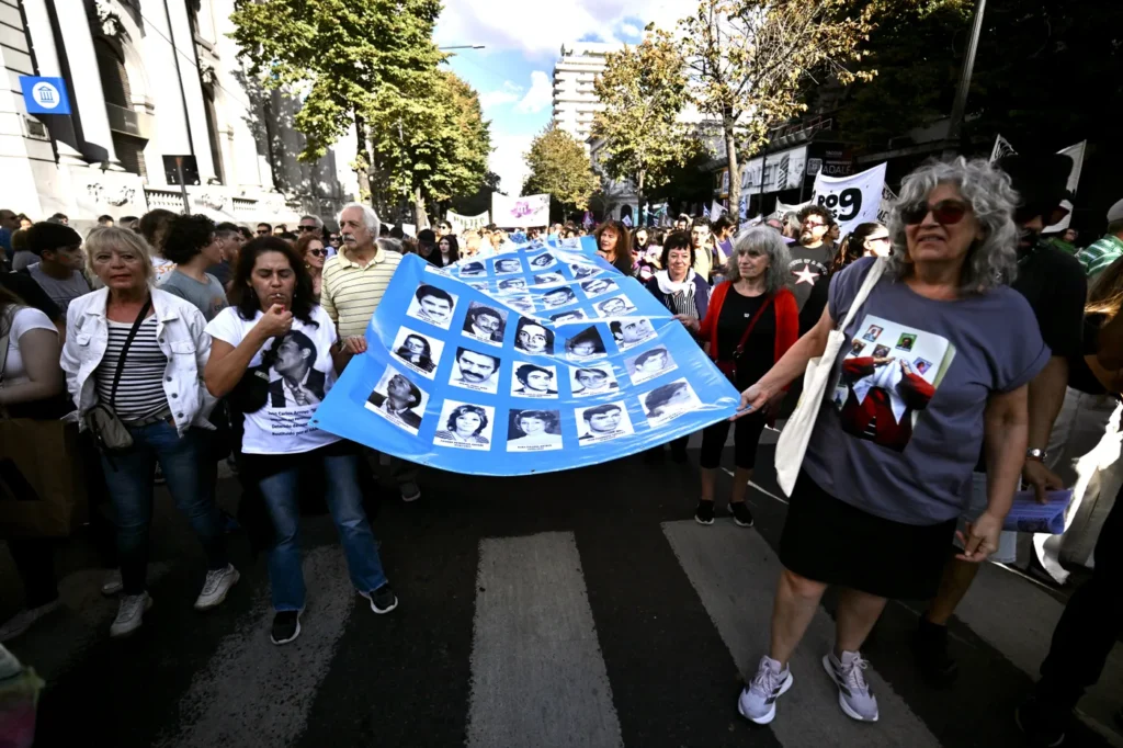 Con una masiva convocatoria, La Plata marchó a 50 años del golpe de Estado en Argentina