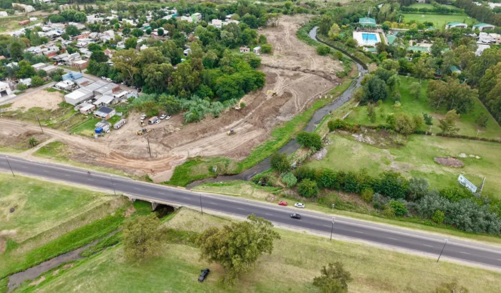 Arrancaron las obras para la nueva bajada de la Autopista La Plata-Buenos Aires en City Bell