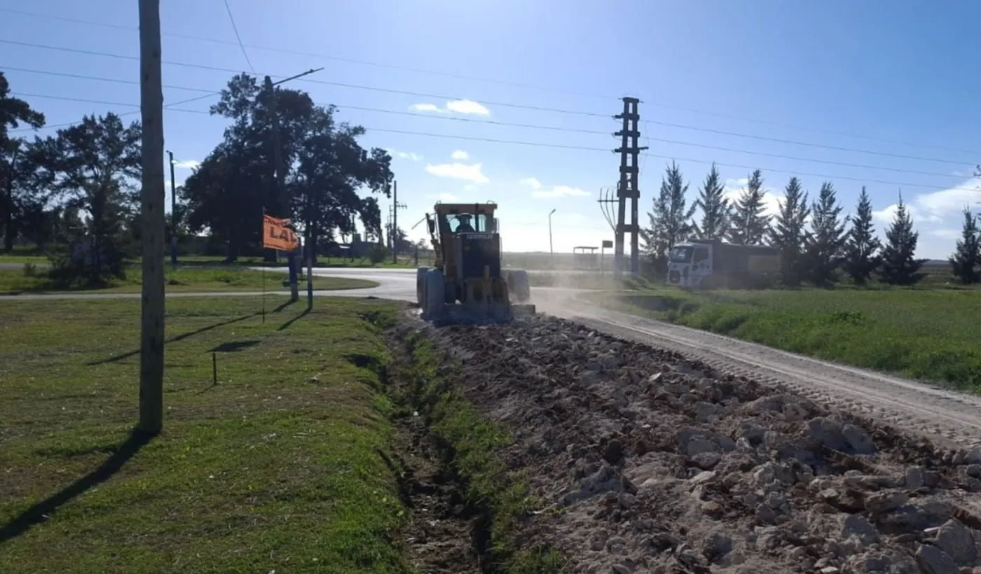 Avanzan con obras viales e hidráulicas que son clave para un barrio del este de La Plata