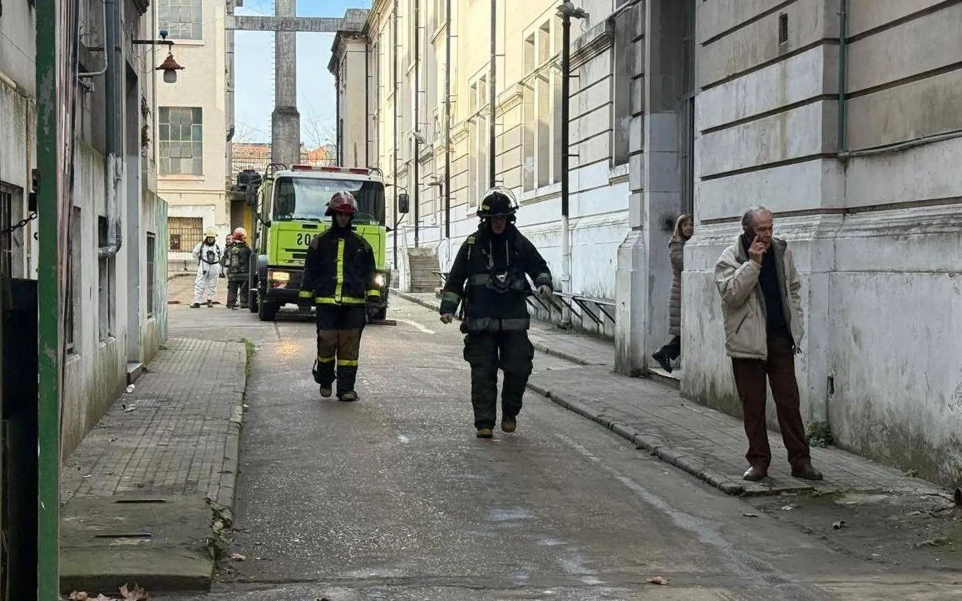 Un derrame de amoníaco en el colegio Albert Thomas encendió alarmas en La Plata