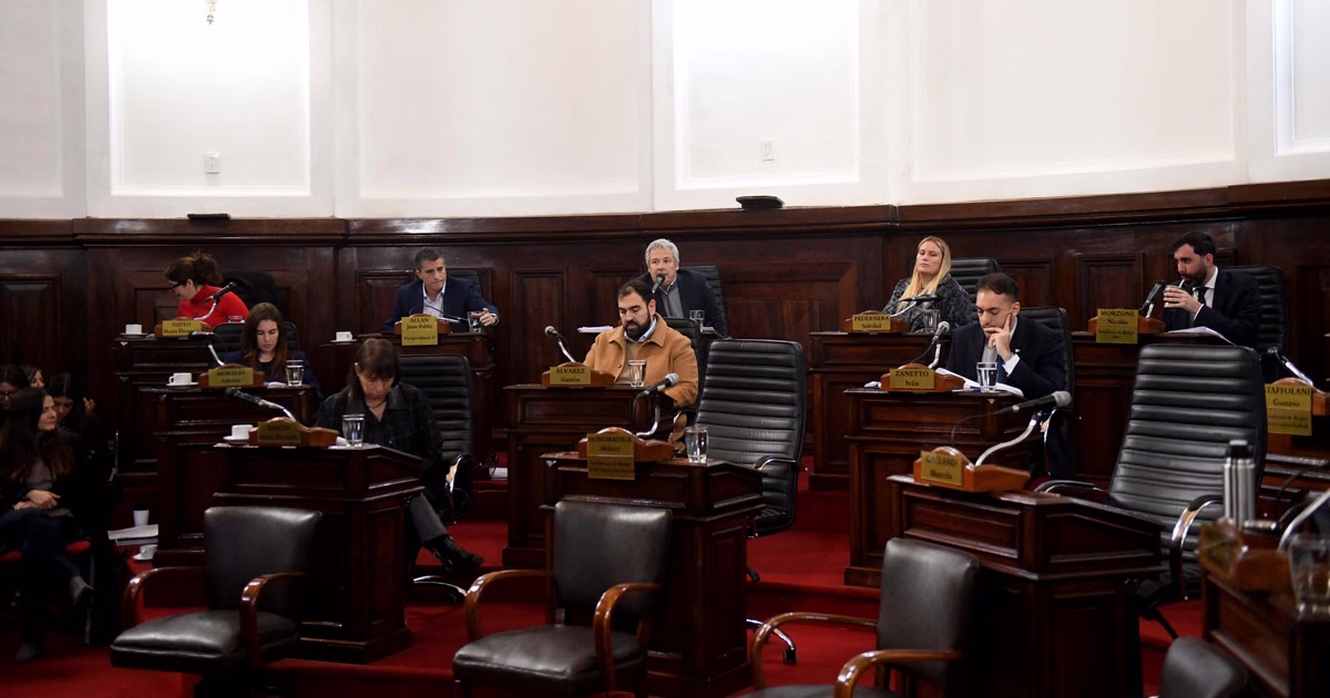 El Concejo Deliberante de La Plata vuelve a sesionar y busca bajar la tensión tras el último escándalo