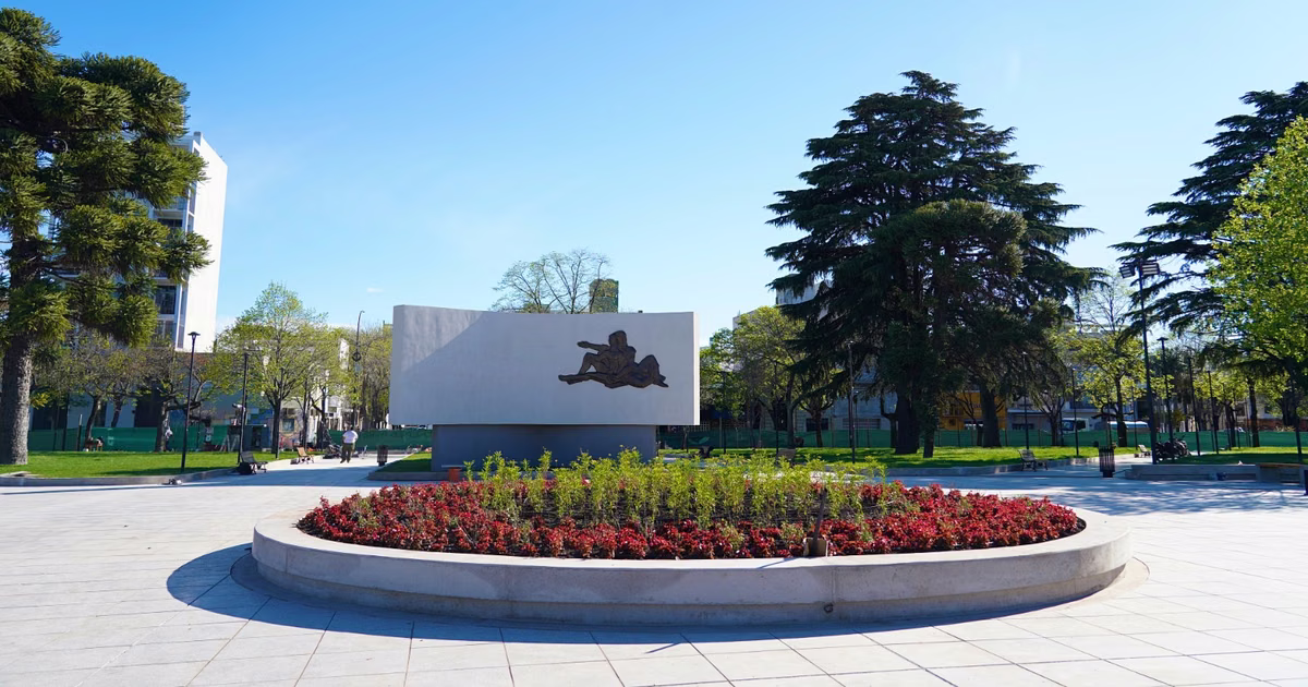 La renovada Plaza España celebra su reapertura con música, danzas y un cronograma completo