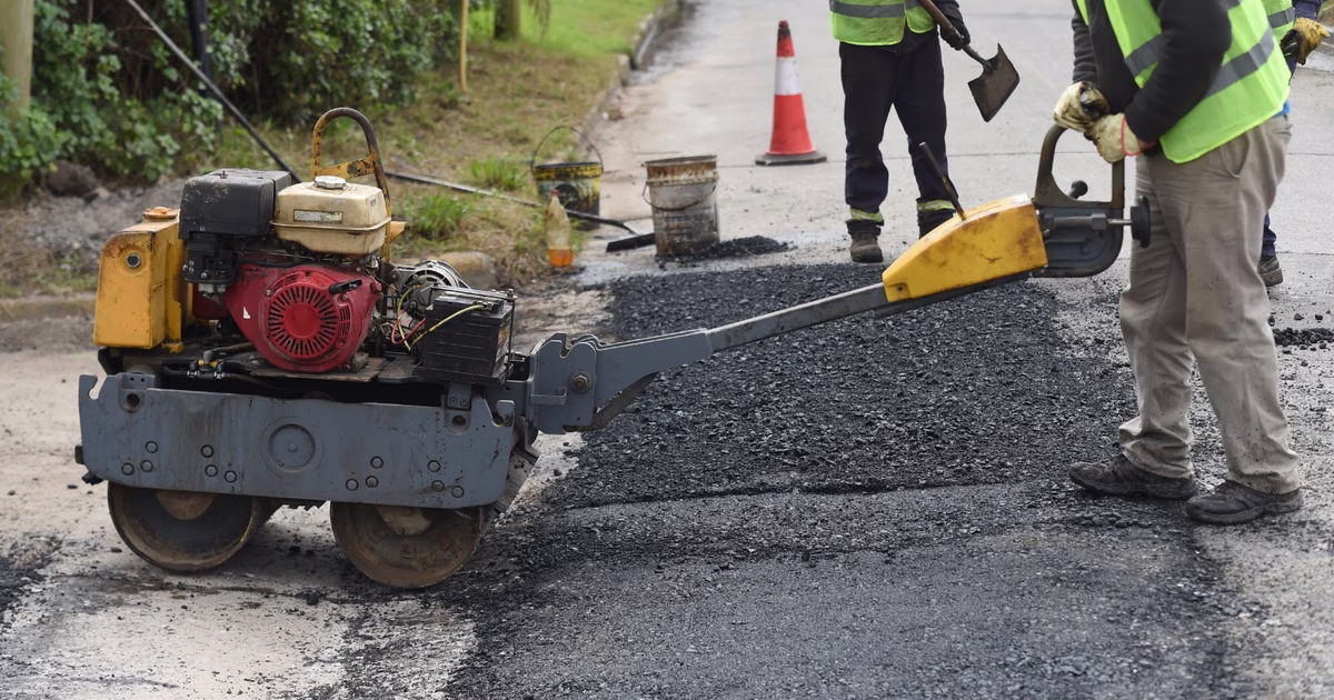 La Municipalidad de La Plata llama a licitación para asfaltar calles por más de $38 mil millones